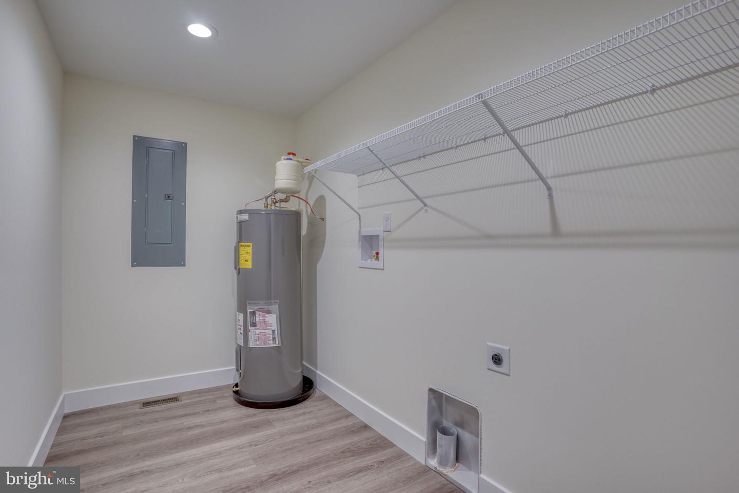 205 Charles Way Property Photo 12