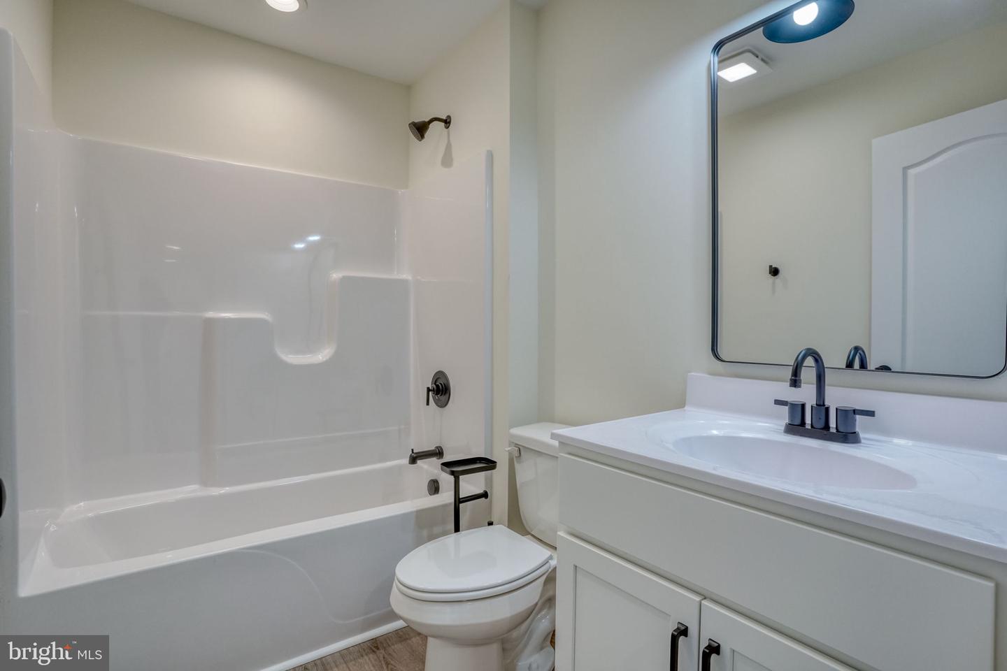 205 Charles Way Property Photo 13