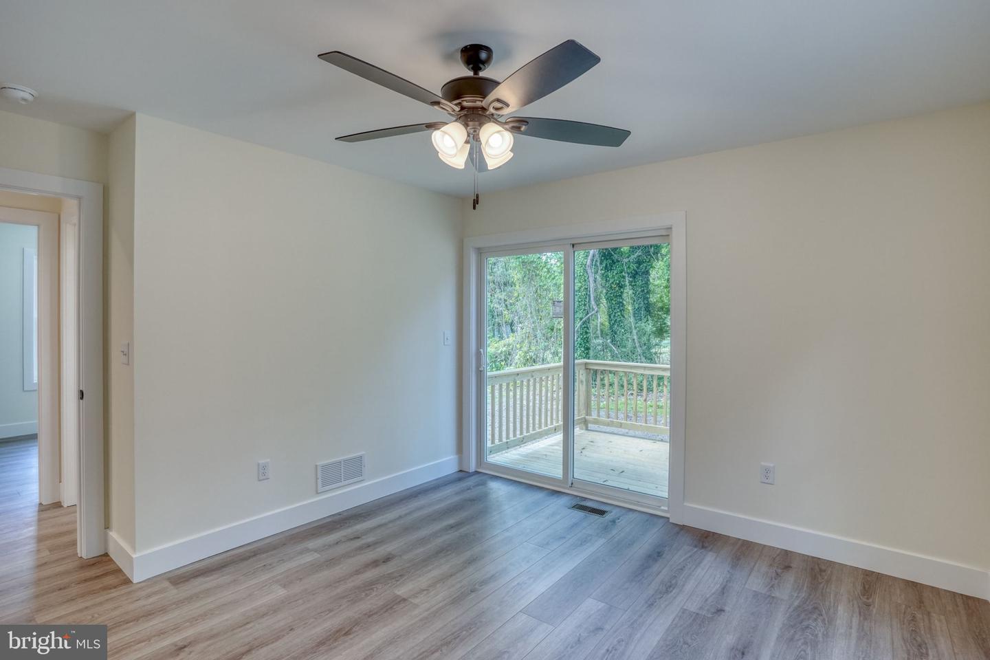 205 Charles Way Property Photo 22