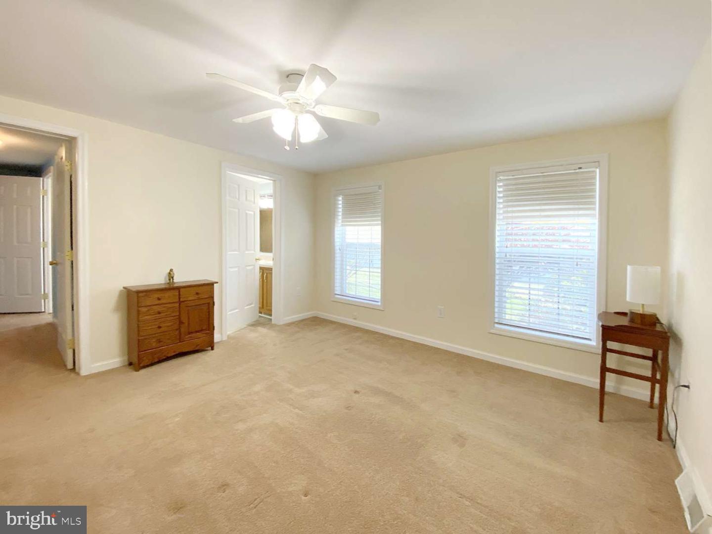 4 Mayfair Ln Property Photo 14