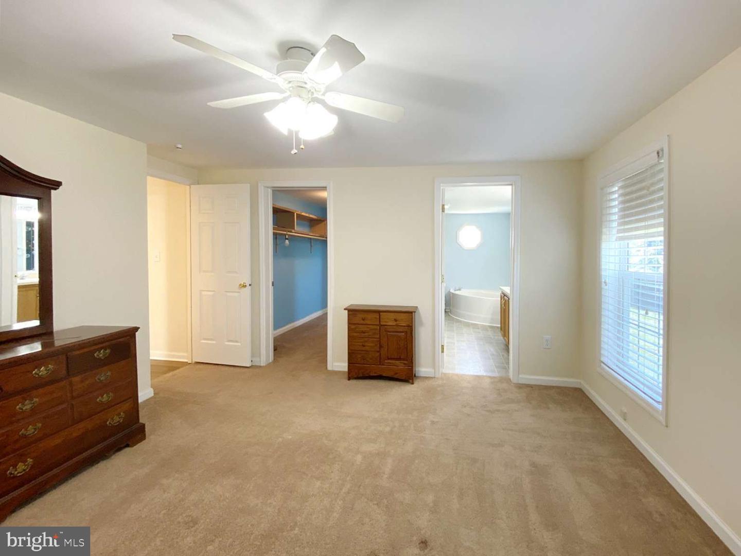 4 Mayfair Ln Property Photo 15