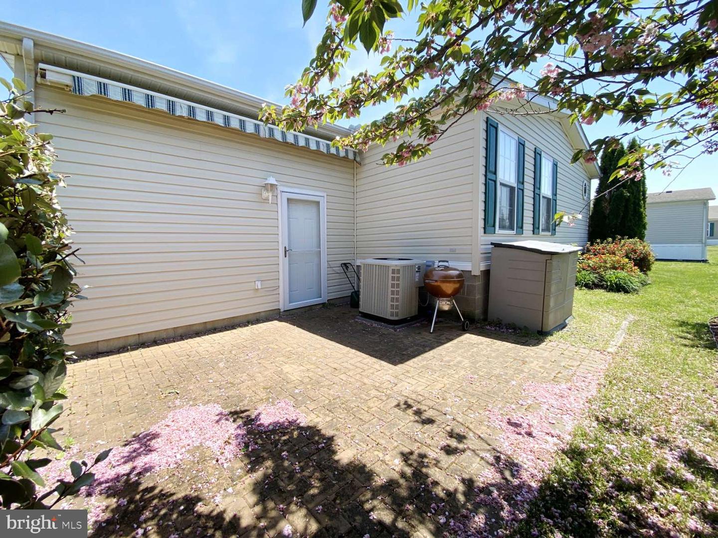 4 Mayfair Ln Property Photo 24