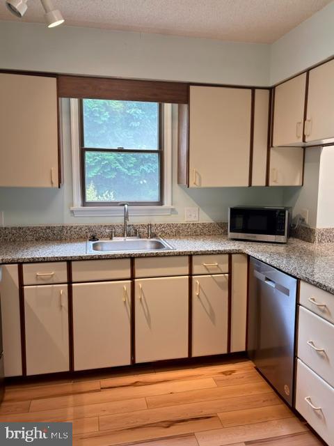 16 Colgate Dr Property Photo 8