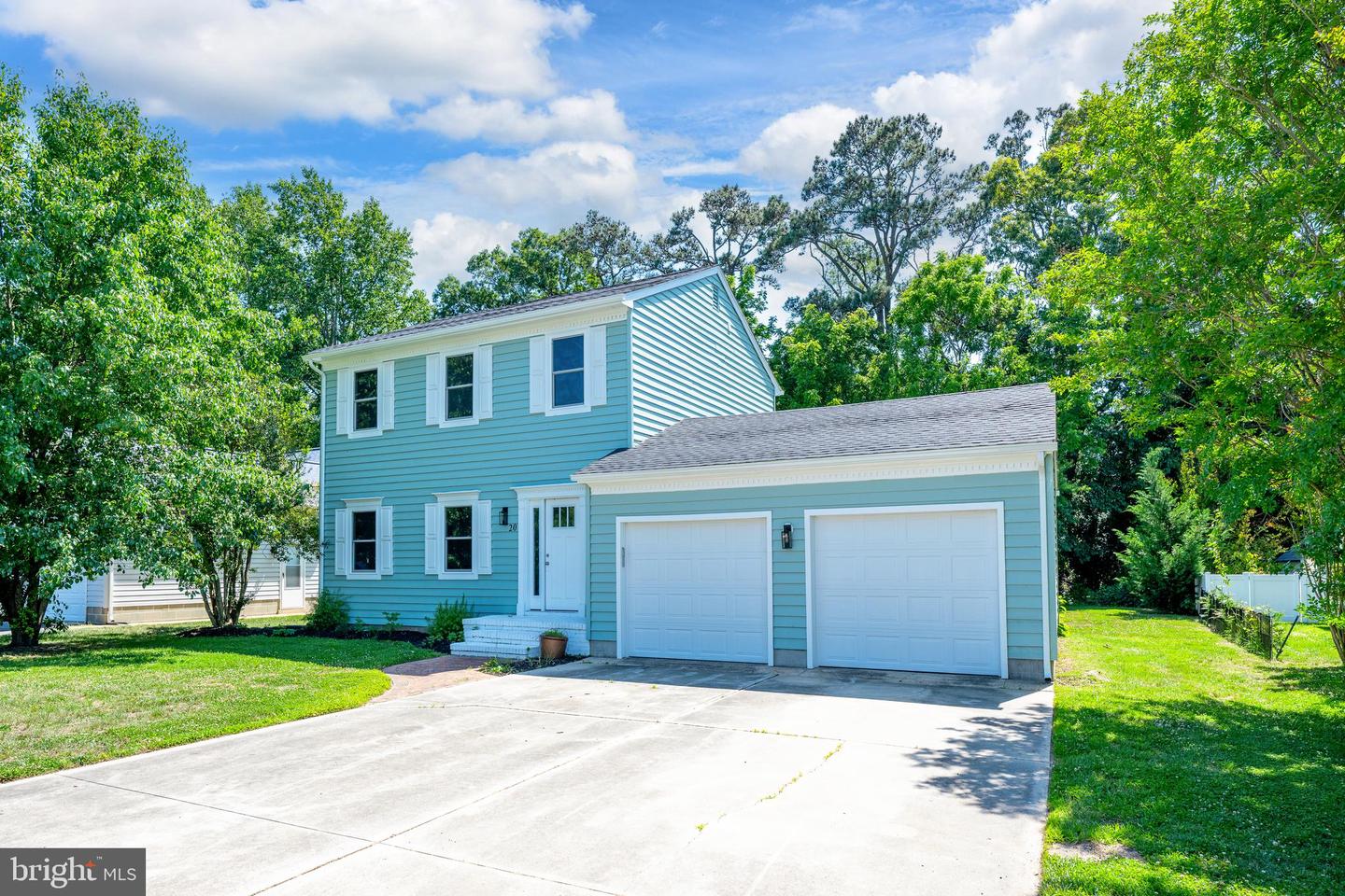 20 COLGATE DR Property Photo 1