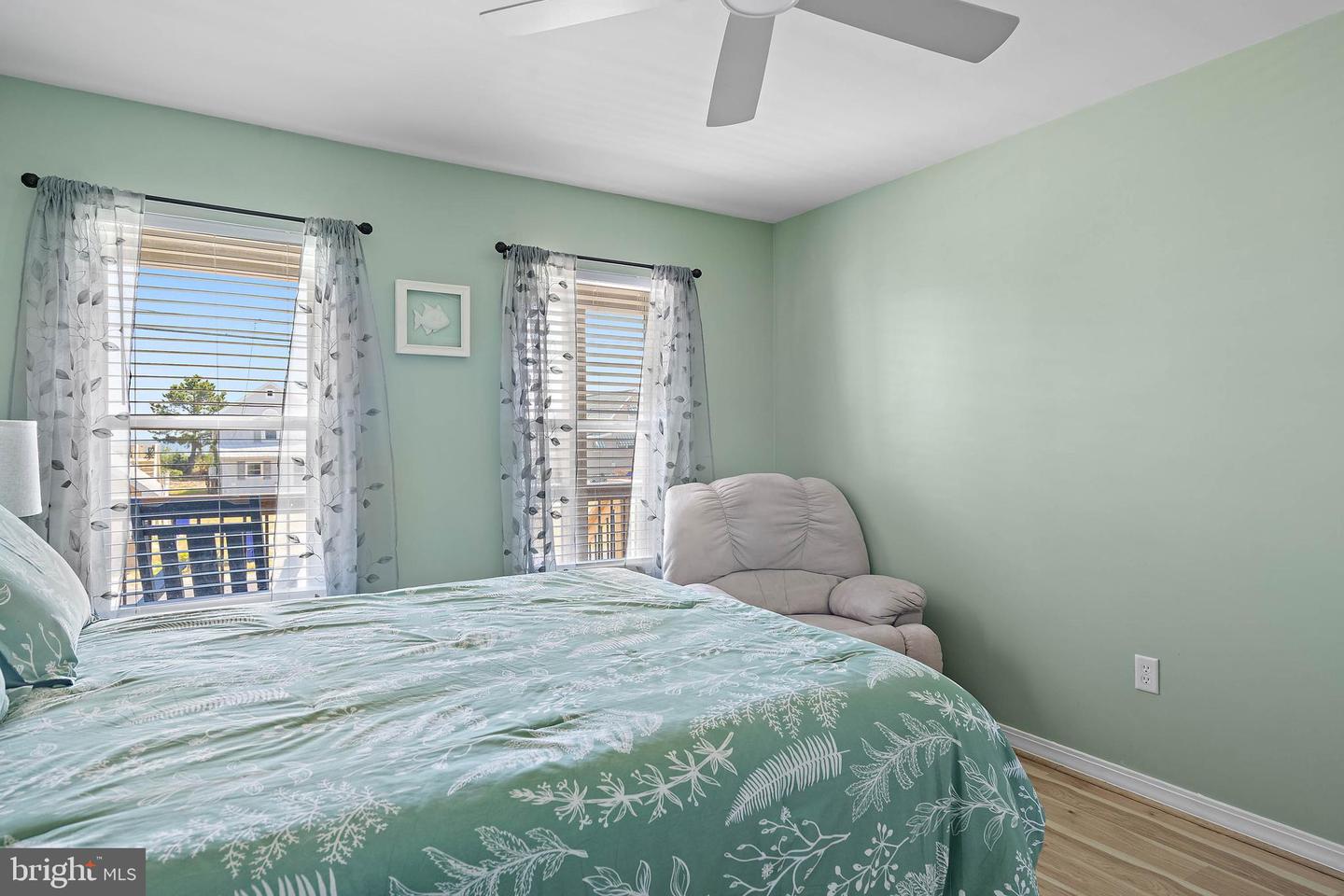 370 Bay Ave Property Photo 17