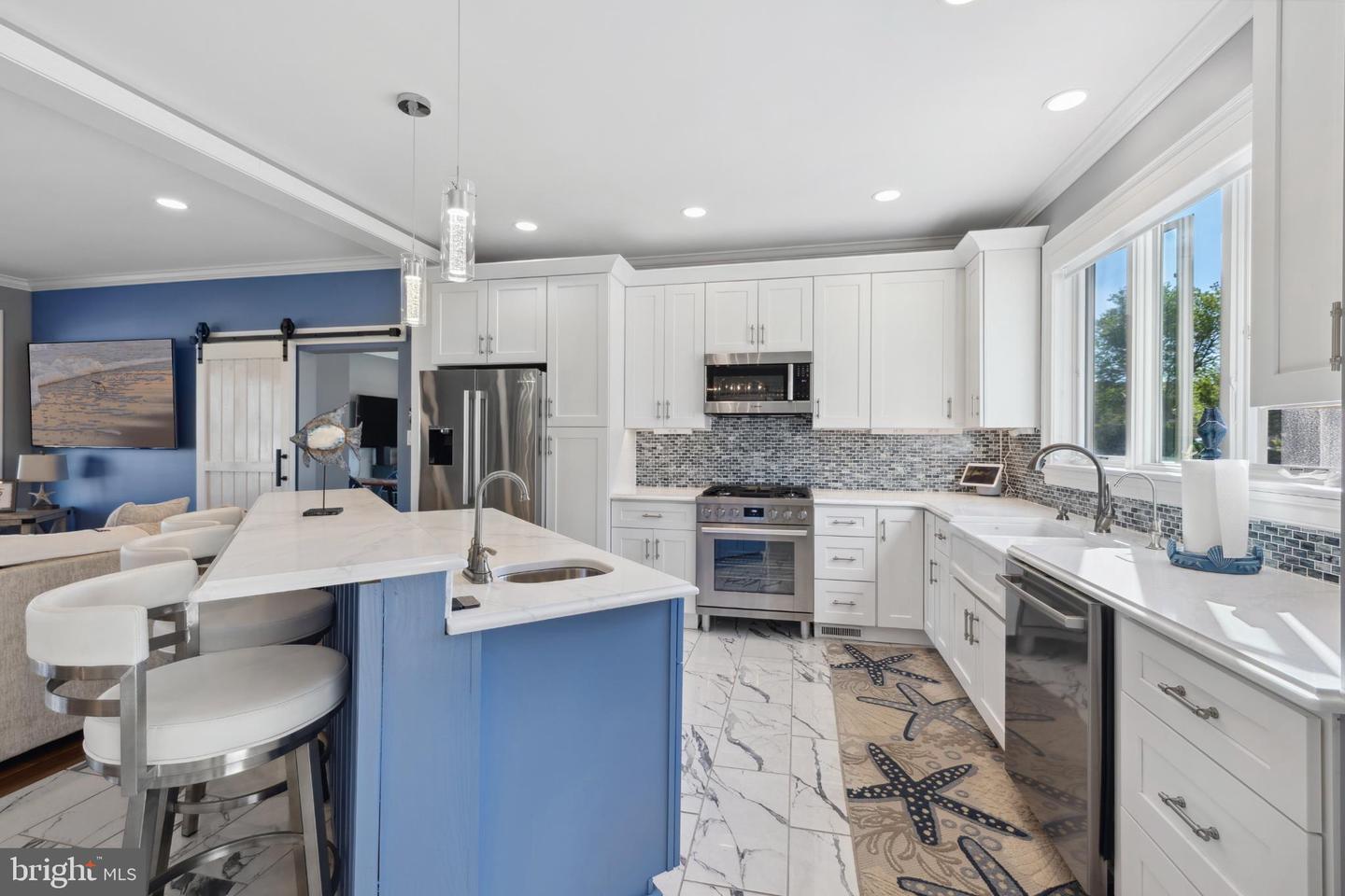 34325 Indian River Dr Property Photo 5