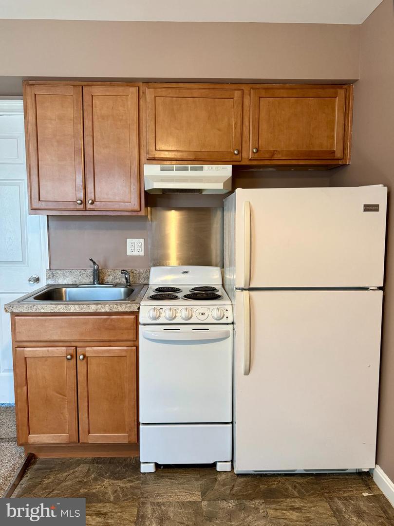 28420 Delaware Av Property Photo 12