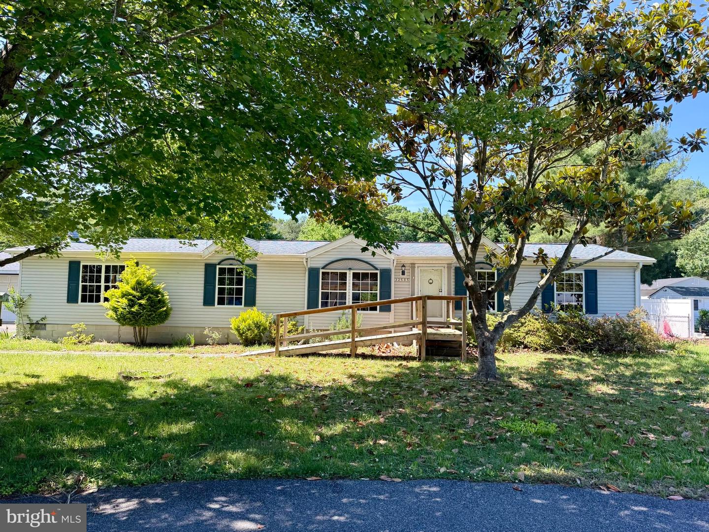 32585 W Albemarle Ct Property Photo 1