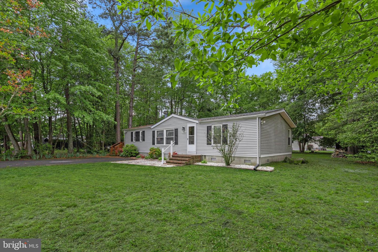 24128 Celtic St Property Photo 4