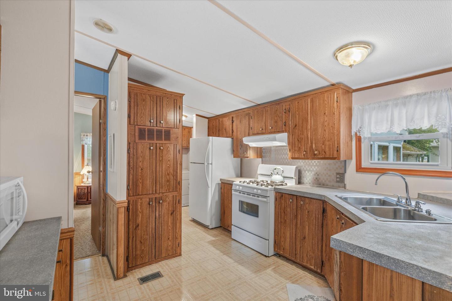 24128 Celtic St Property Photo 14