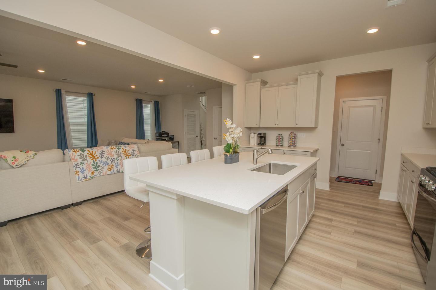 34282 Graham Cir Property Photo 6