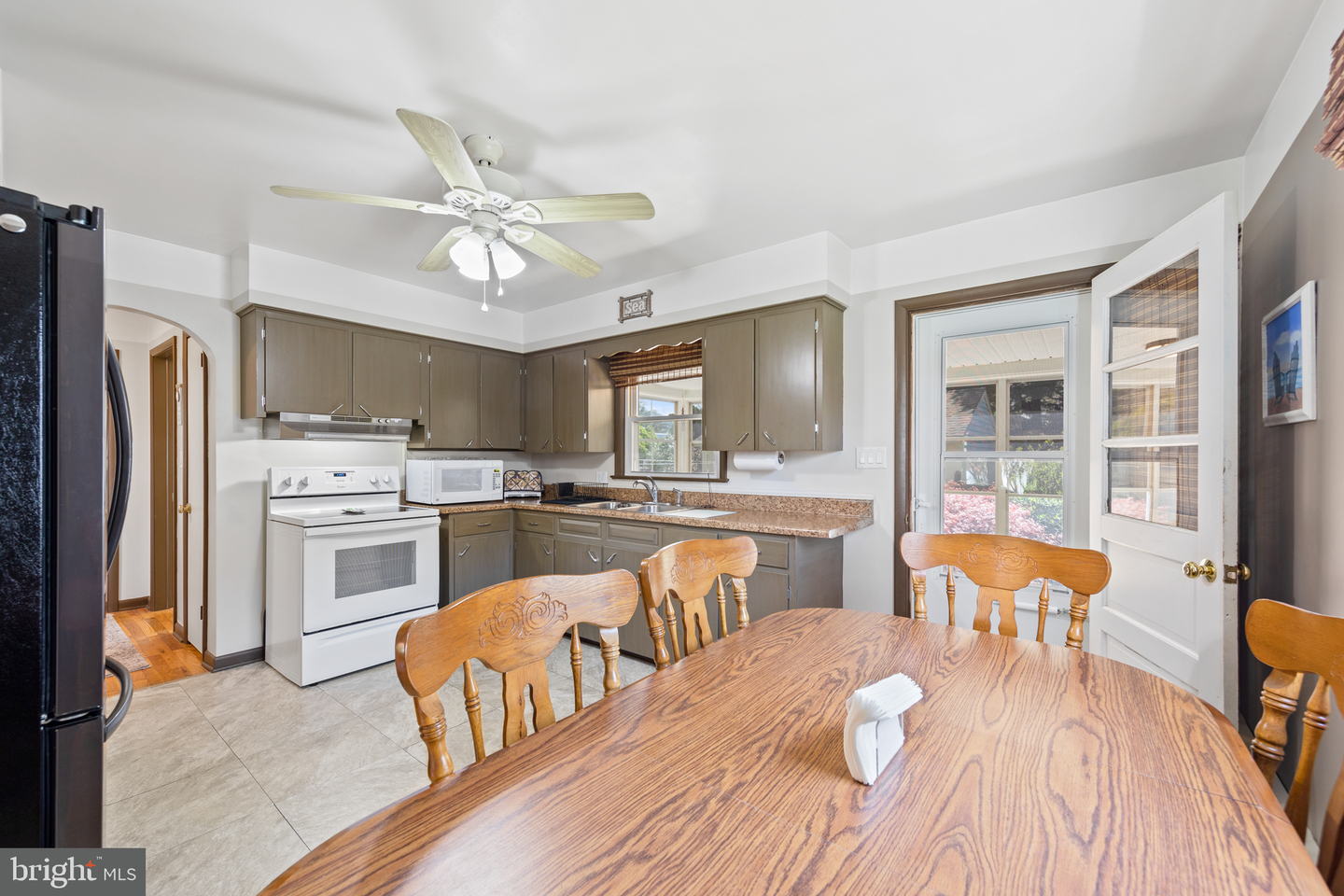 21089 Elizabeth Ave Property Photo 8