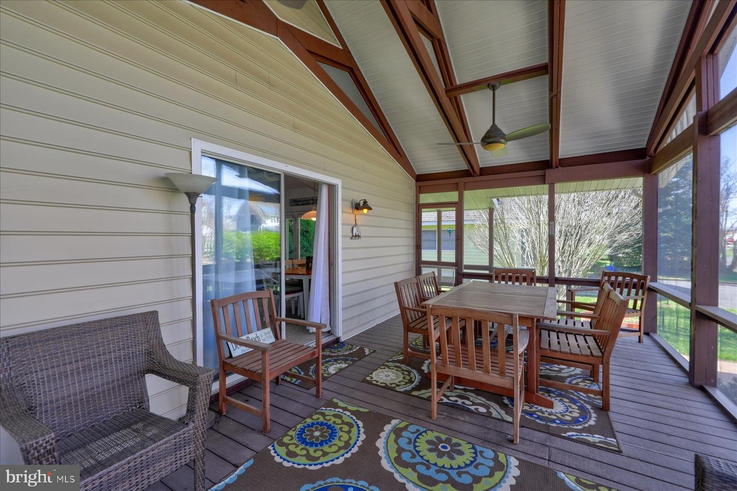 21095 Elizabeth Ave Property Photo 5