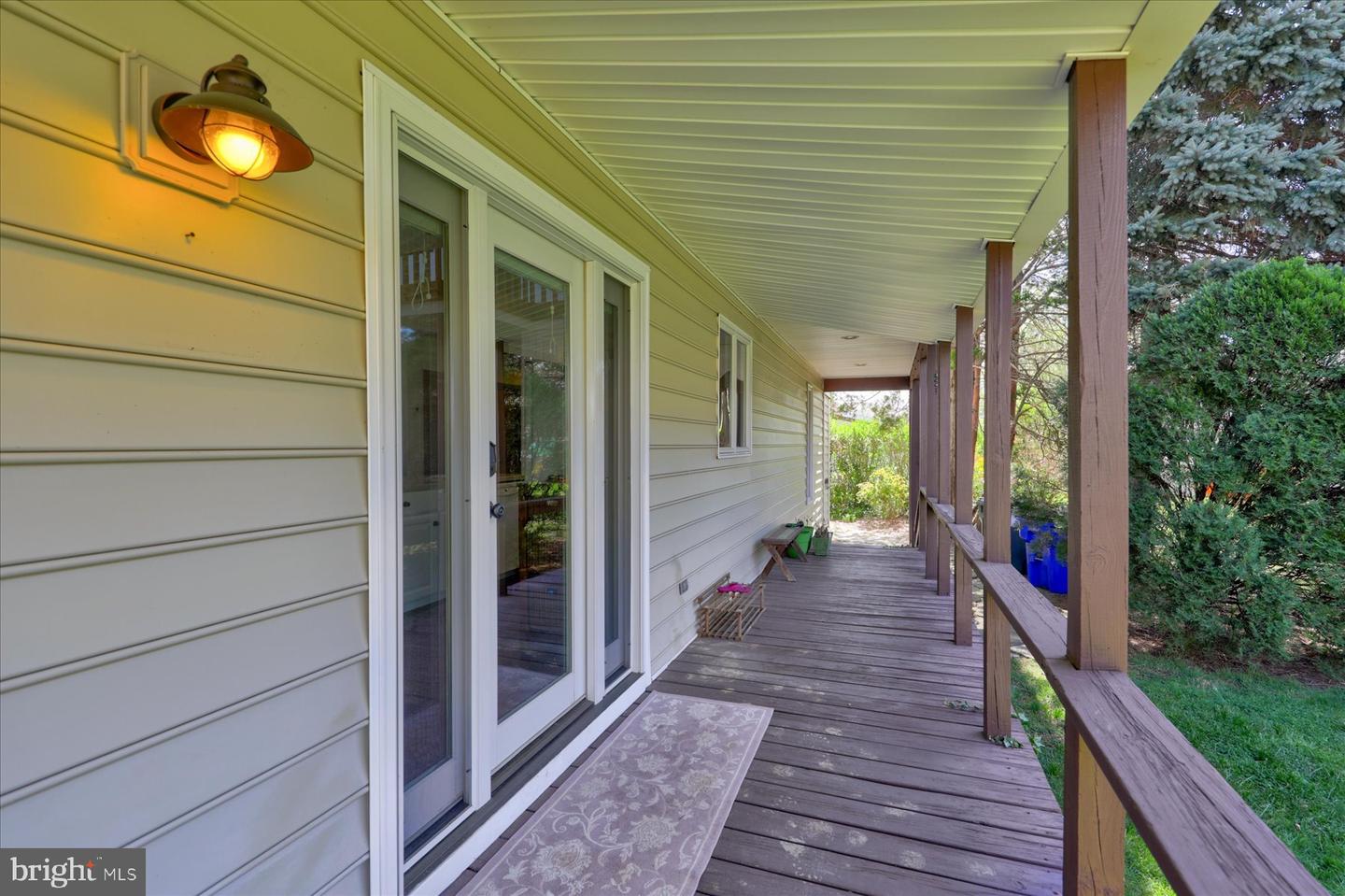 21095 Elizabeth Ave Property Photo 6