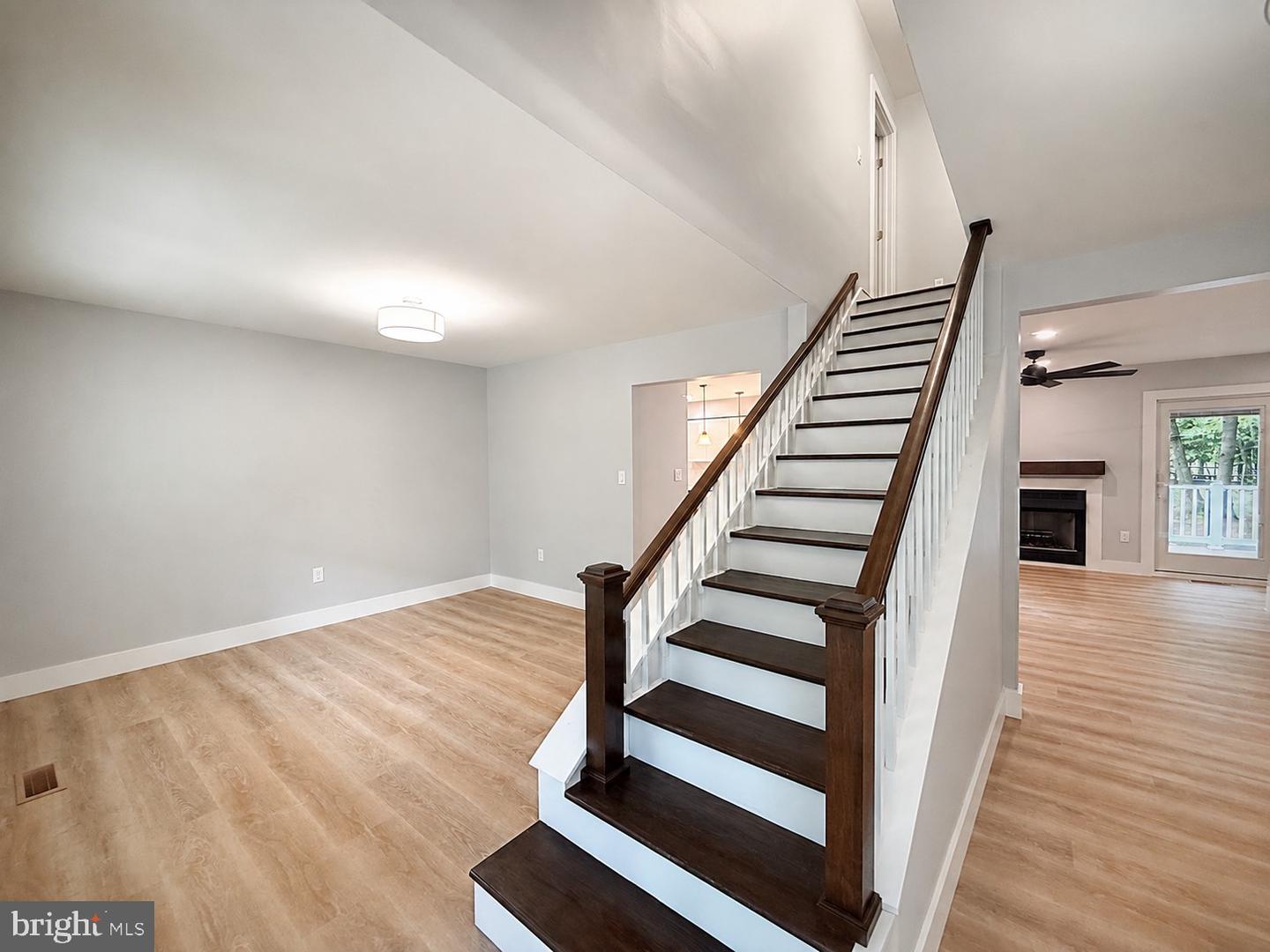 347 Fairway Ln Property Photo 28