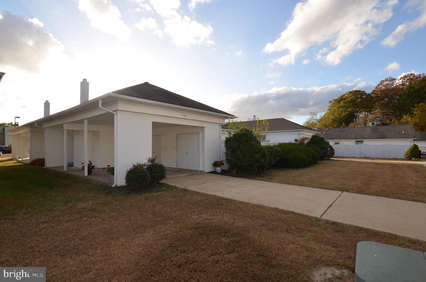 903 Houston Dr #903 Property Photo 1