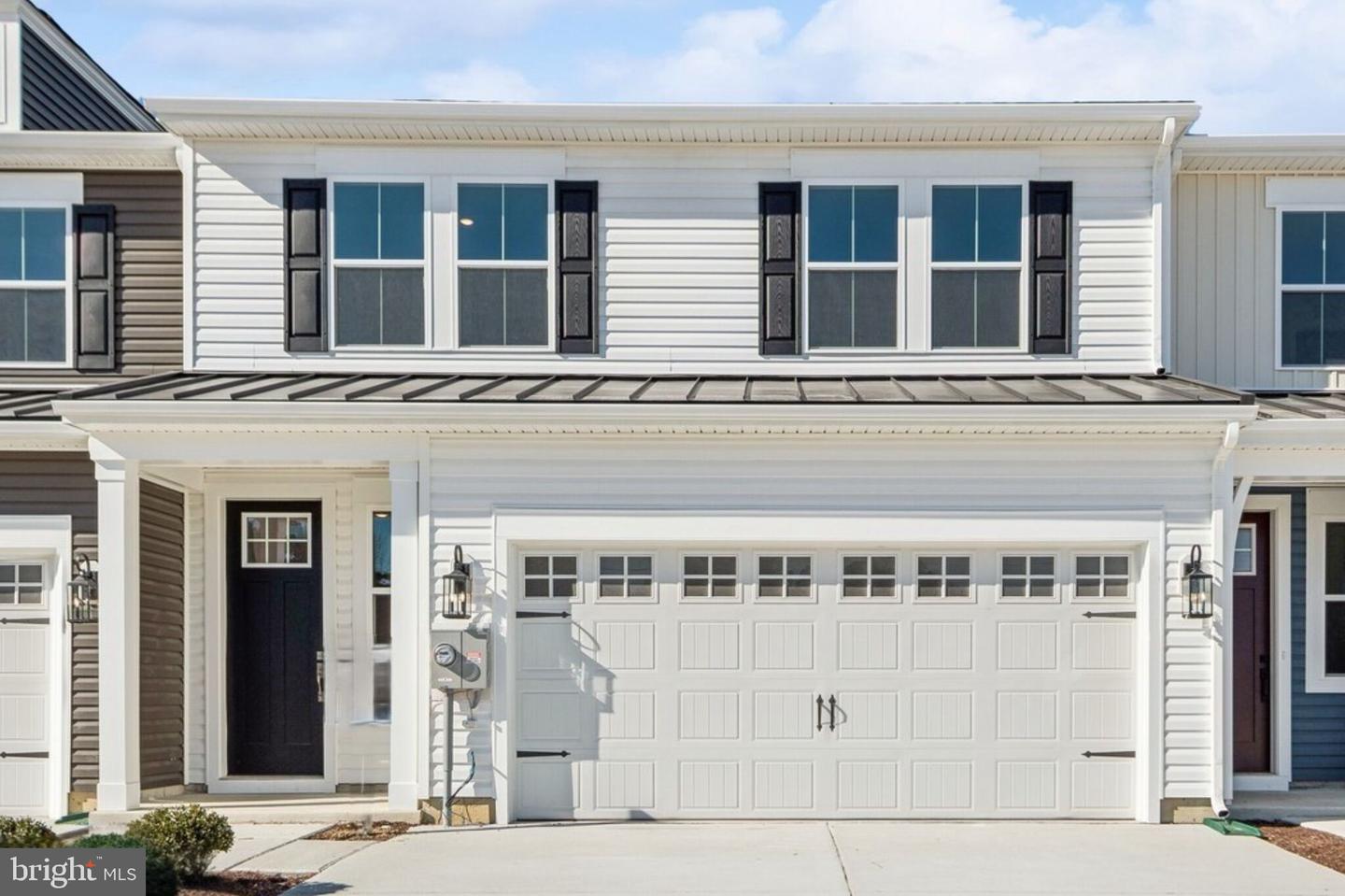 20531 SPYGLASS CIR Property Photo 1