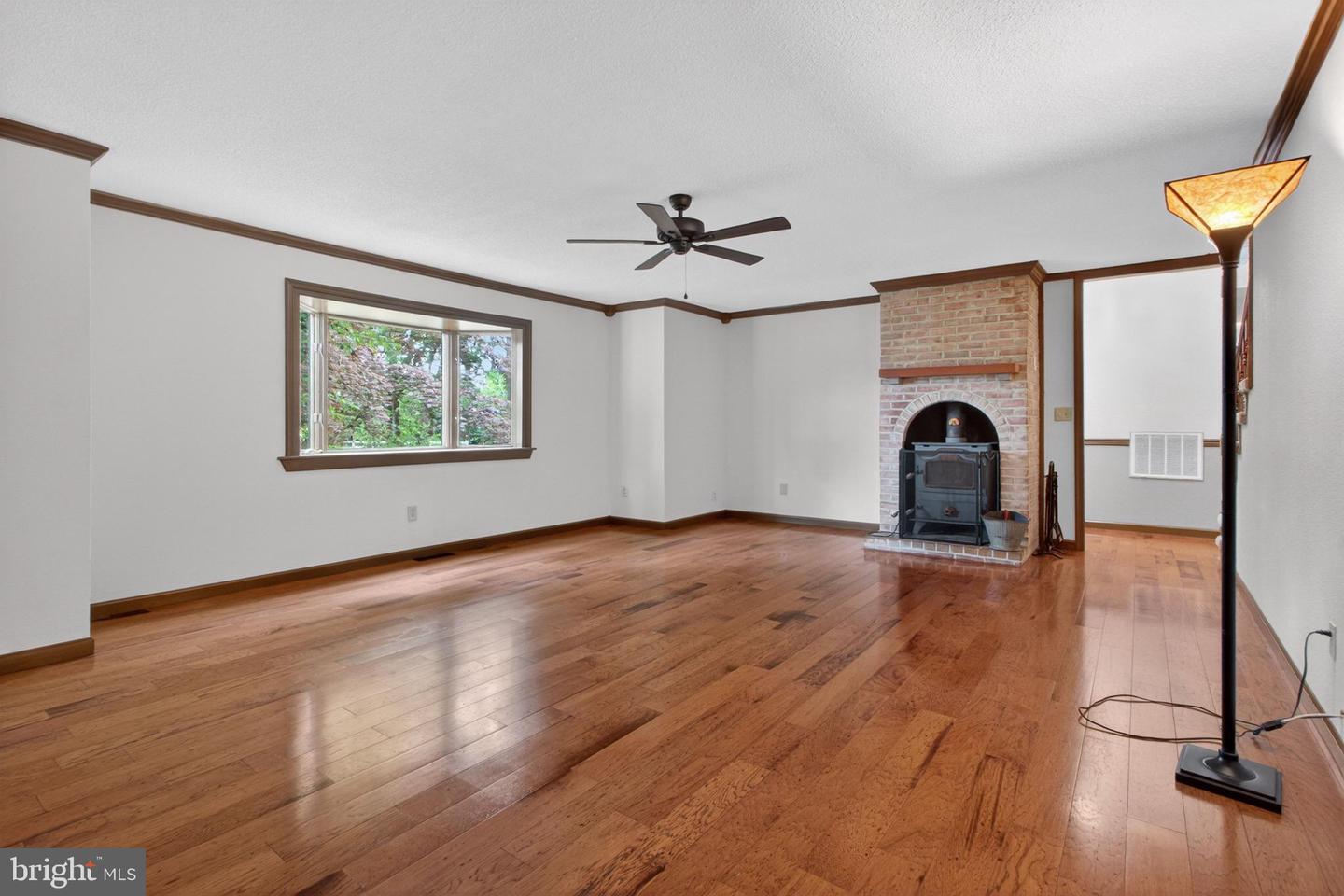 32524 Morning View Ln Property Photo 14