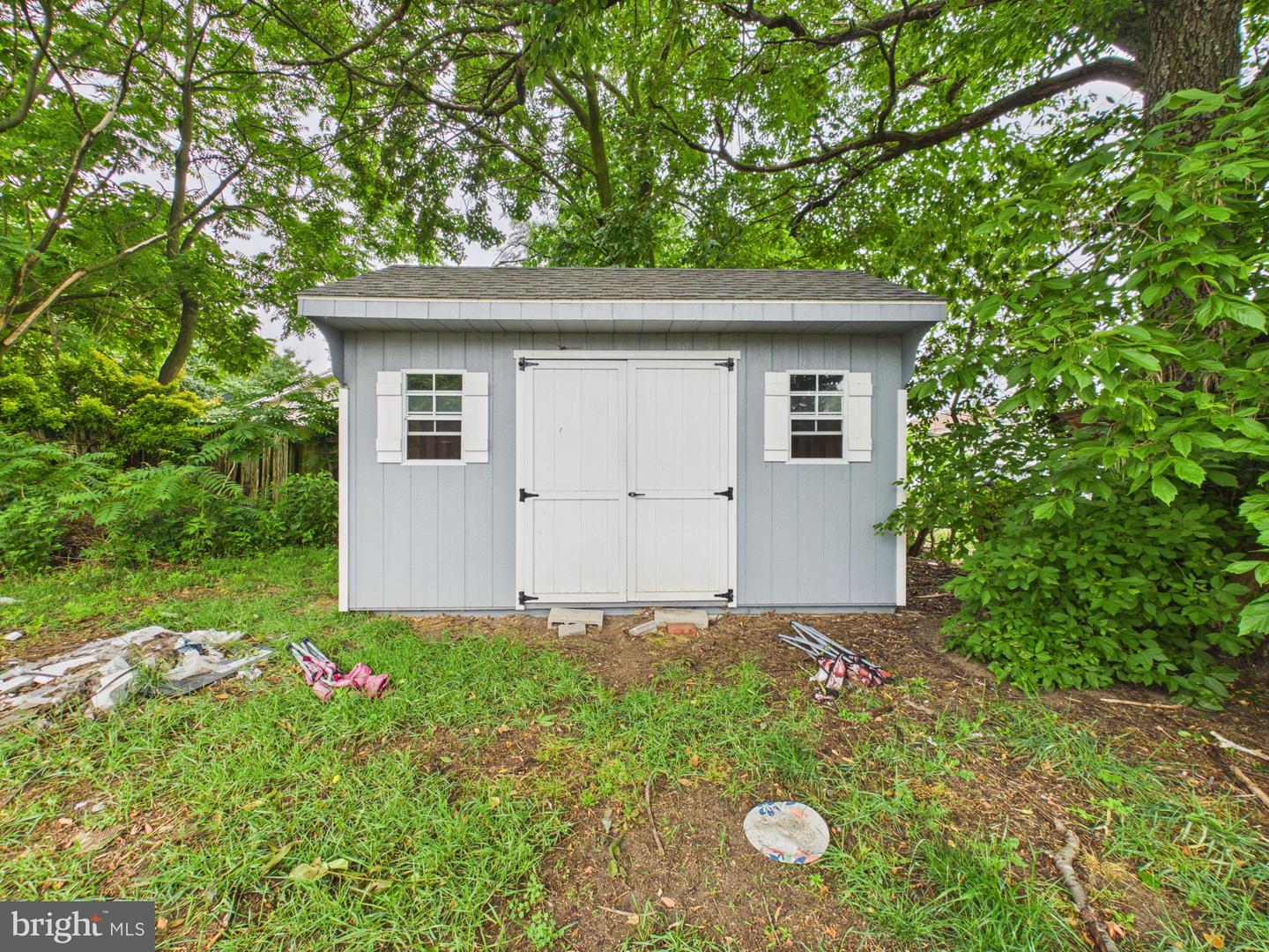 116 E 5th St Property Photo 16
