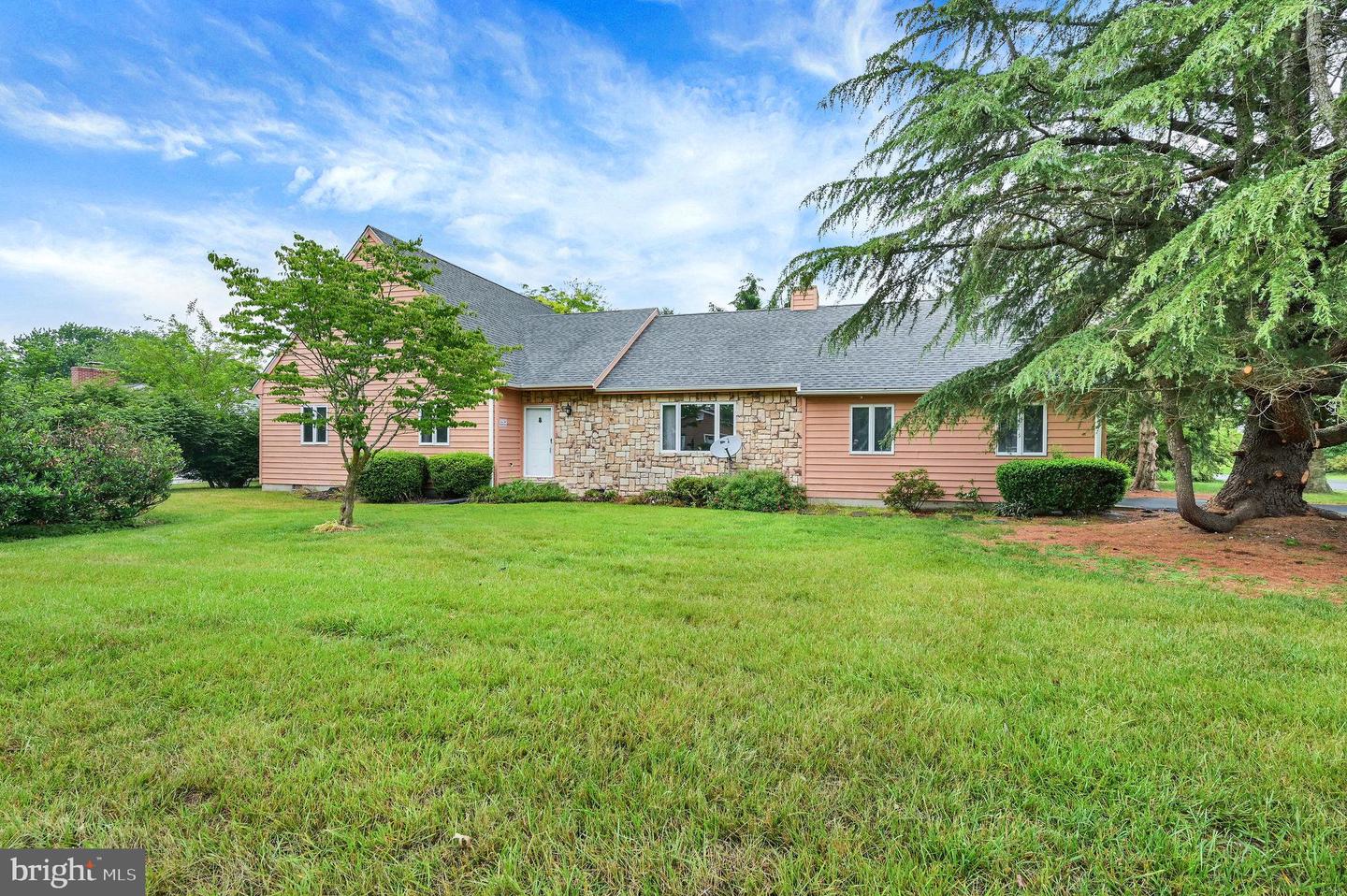 30849 Buttonwood Dr Property Photo 1