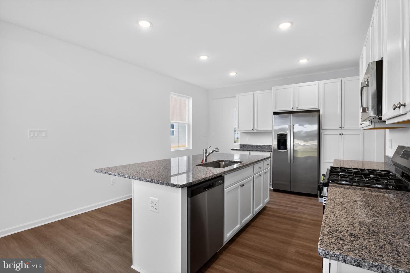 20527 Spyglass Cir Property Photo 4