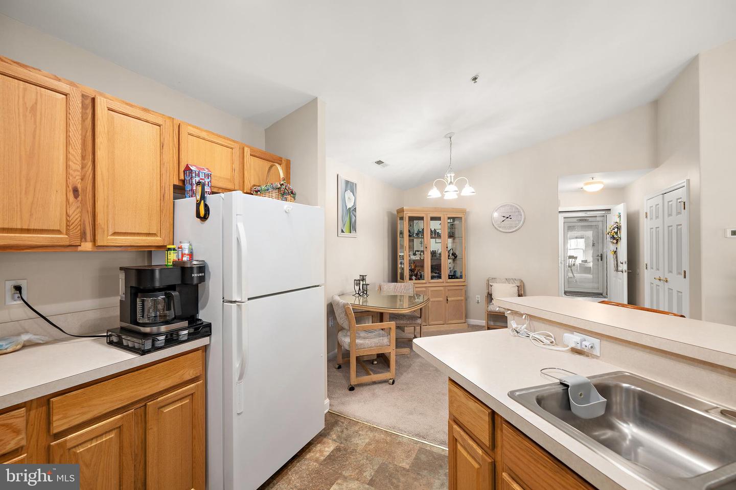 3603 N Sagamore Dr #j Property Photo 4