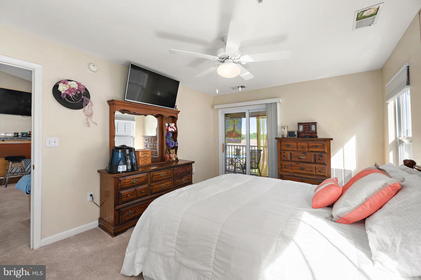 3603 N Sagamore Dr #j Property Photo 13