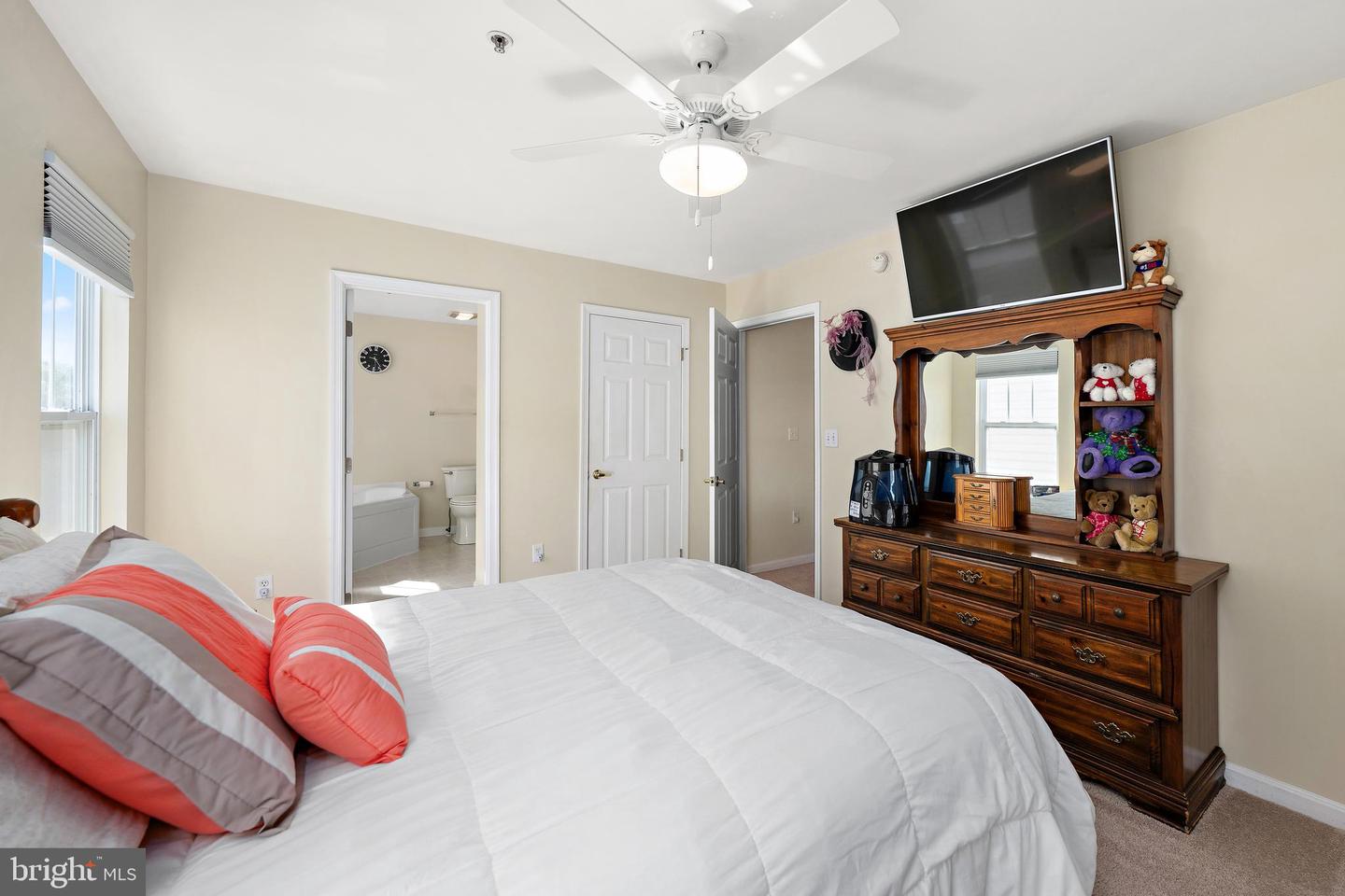3603 N Sagamore Dr #j Property Photo 15