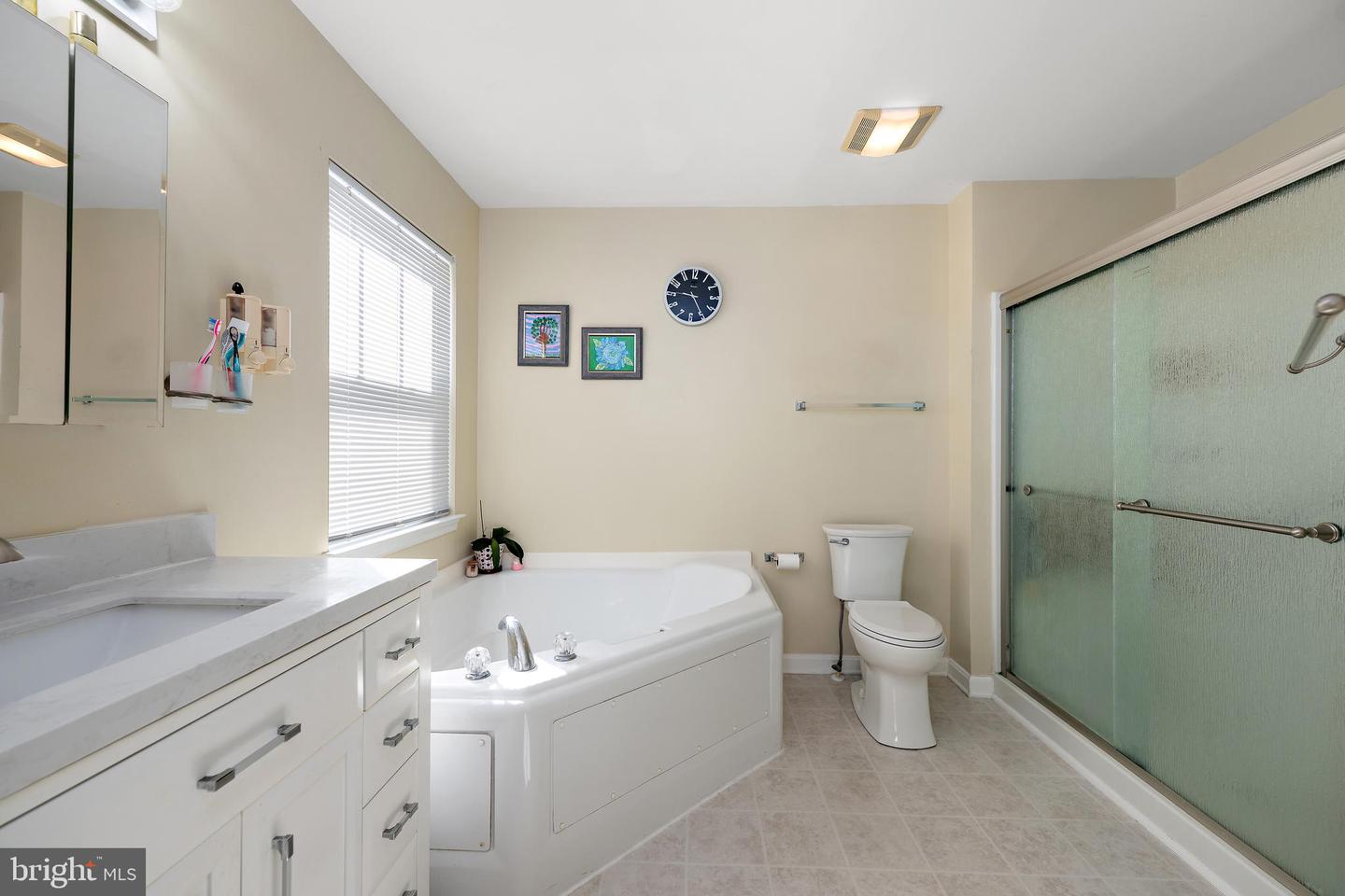 3603 N Sagamore Dr #j Property Photo 16