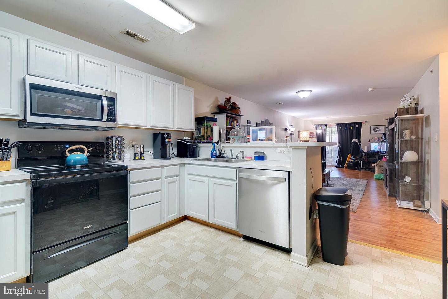 2303 Caitlins Way Property Photo 4