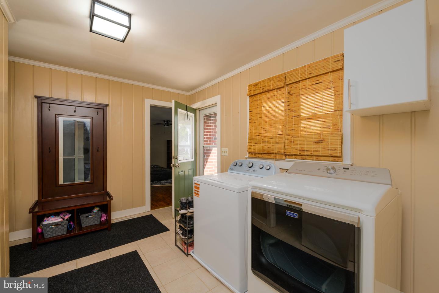 102 Edward St Property Photo 5
