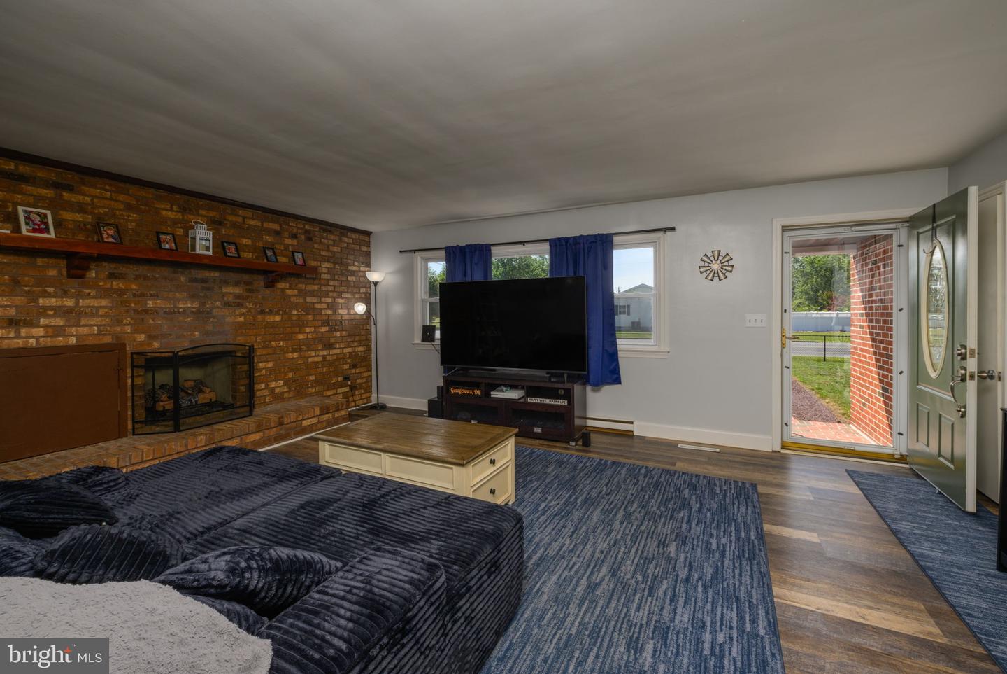 102 Edward St Property Photo 12