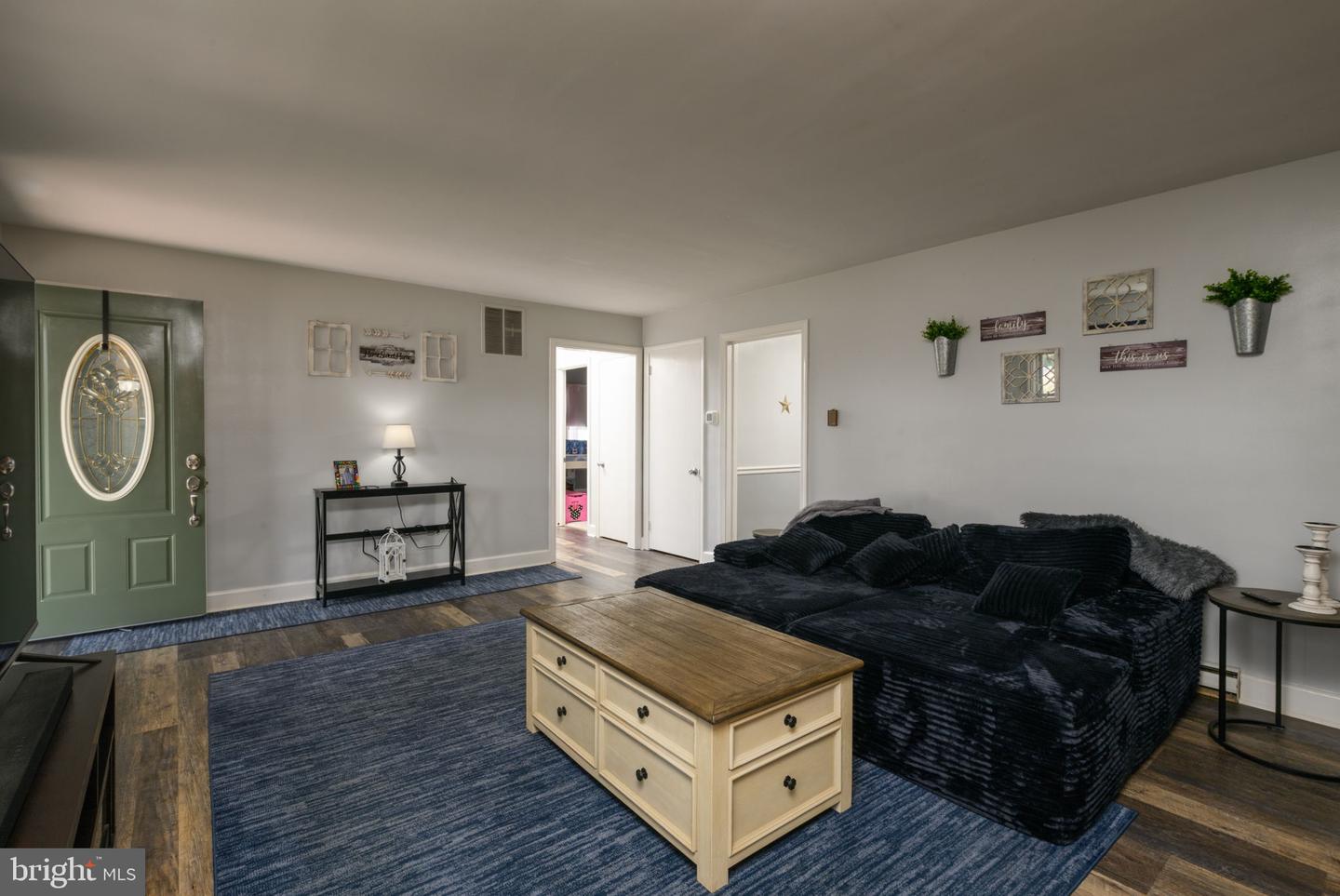 102 Edward St Property Photo 14