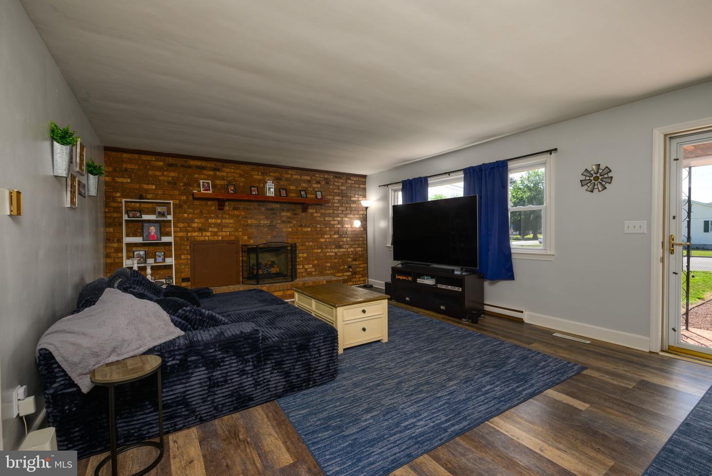 102 Edward St Property Photo 20