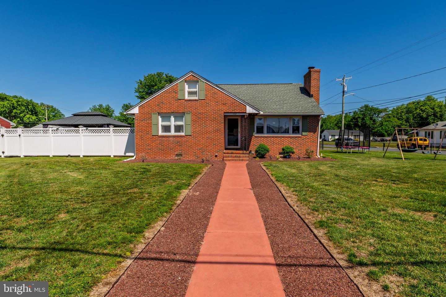 102 Edward St Property Photo 27