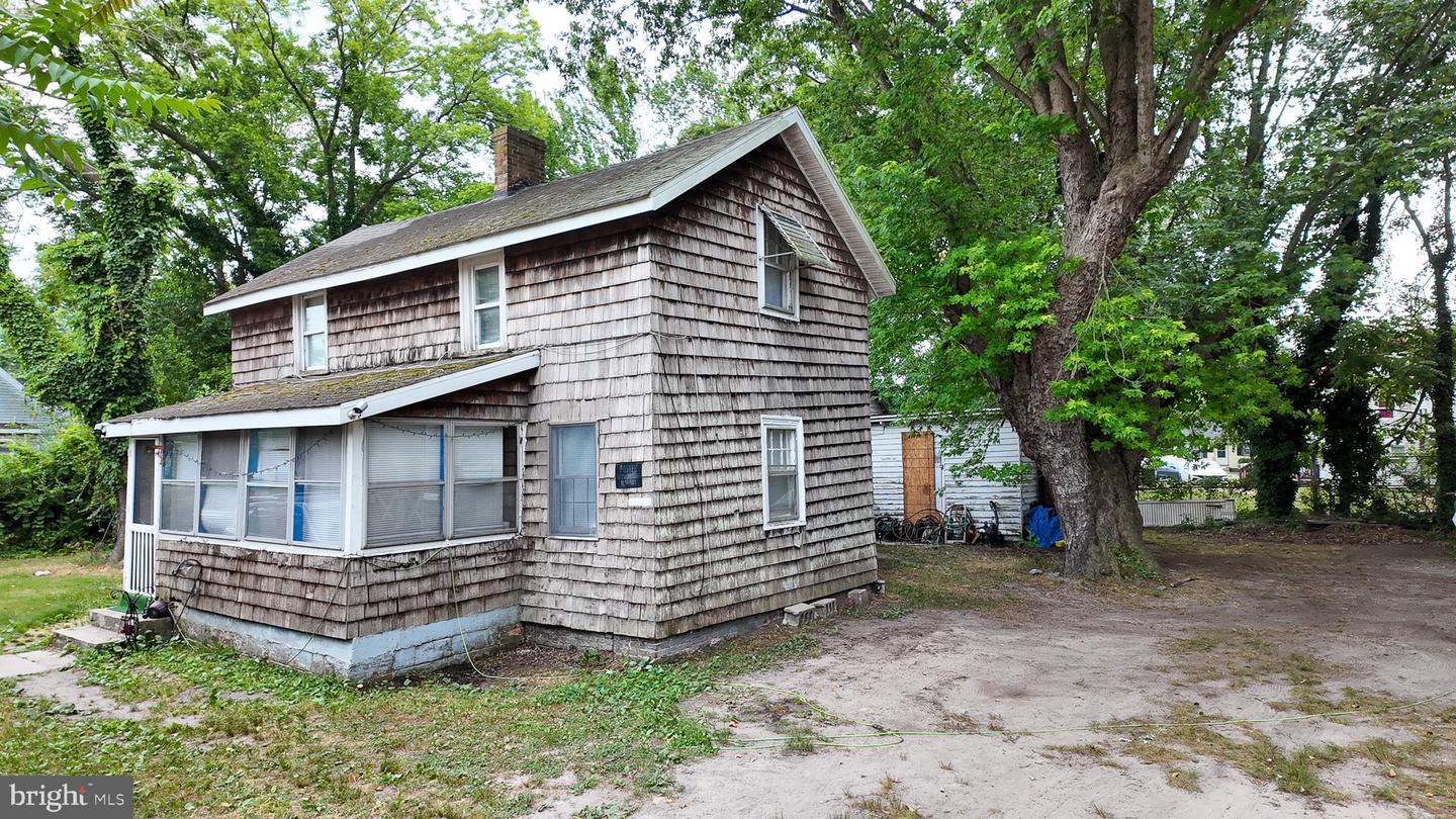 100 Brown Ln Property Photo 2