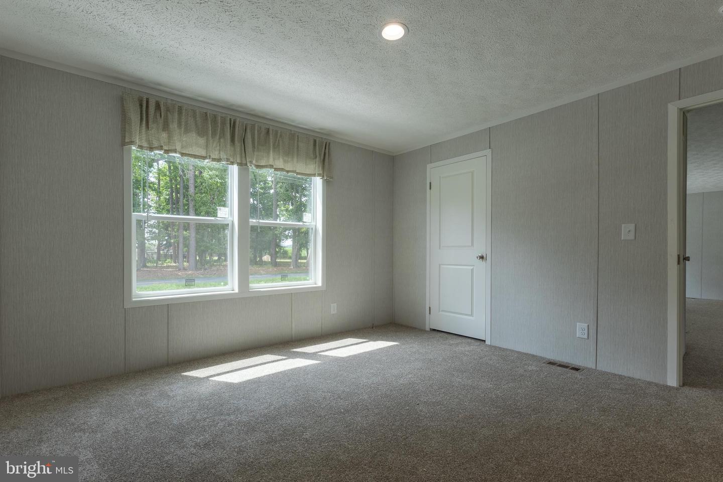 31697 E Trap Pond Rd Property Photo 7