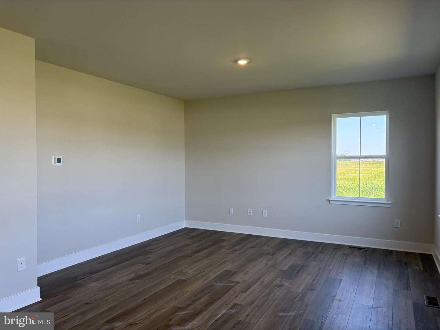 28192 Kingsbury Ln Property Photo 3