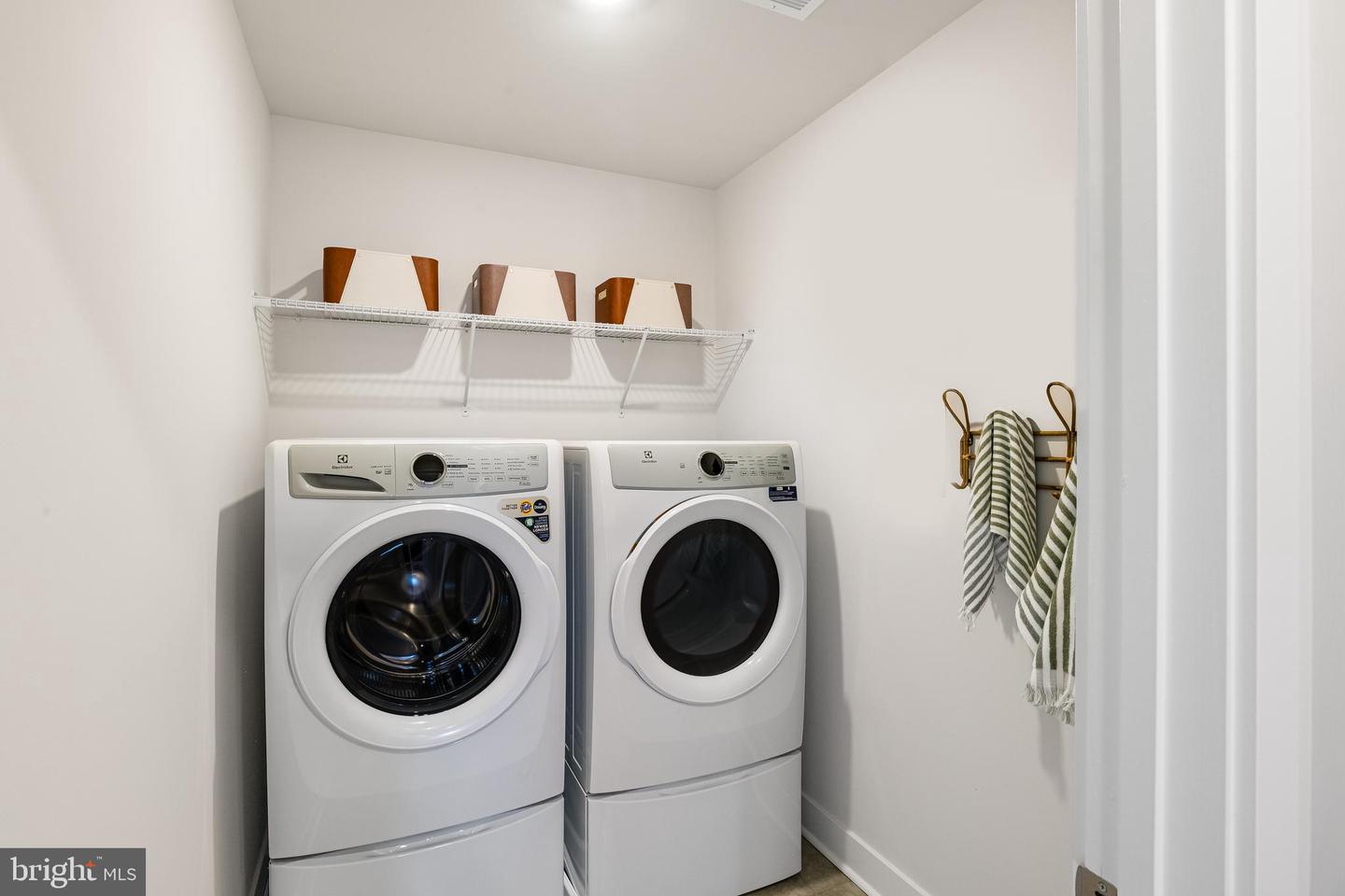 28192 Kingsbury Ln Property Photo 25