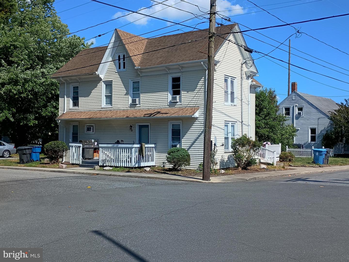 10 E CHURCH ST Property Photo 1