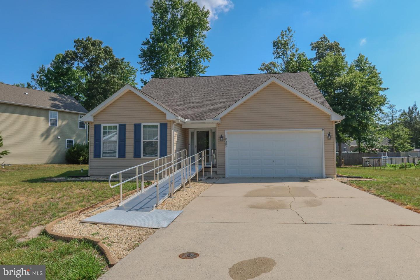 19097 Carey Ln Property Photo 1