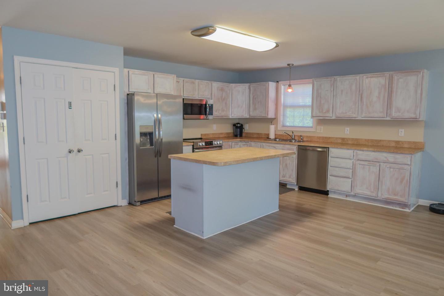 19097 Carey Ln Property Photo 5