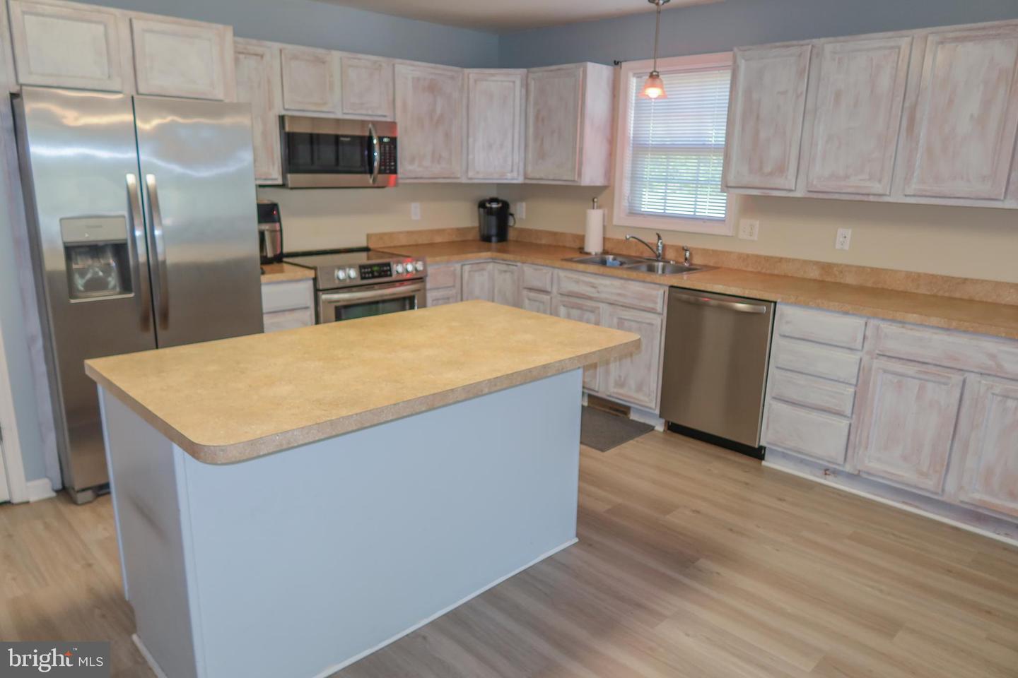 19097 Carey Ln Property Photo 6