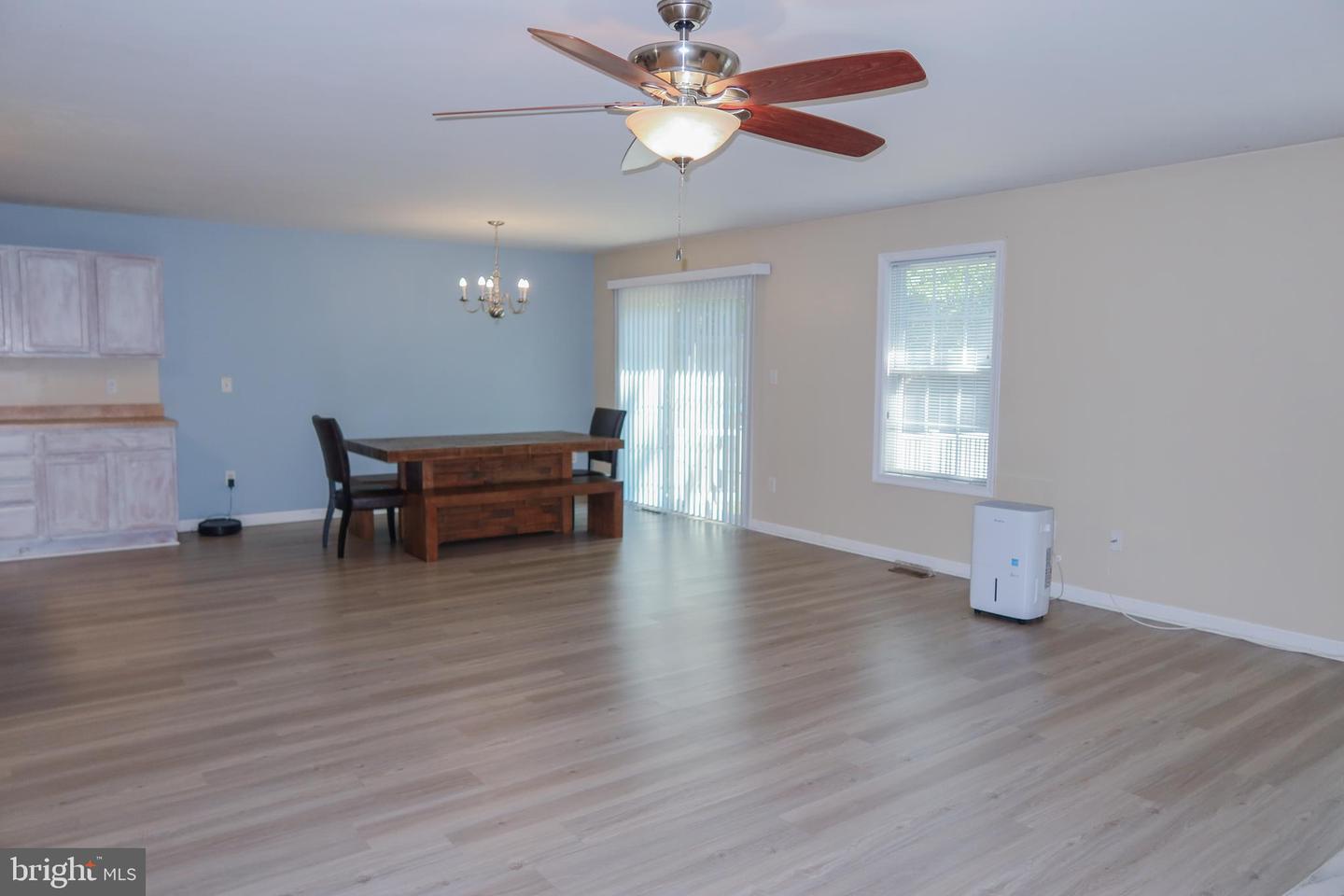 19097 Carey Ln Property Photo 9
