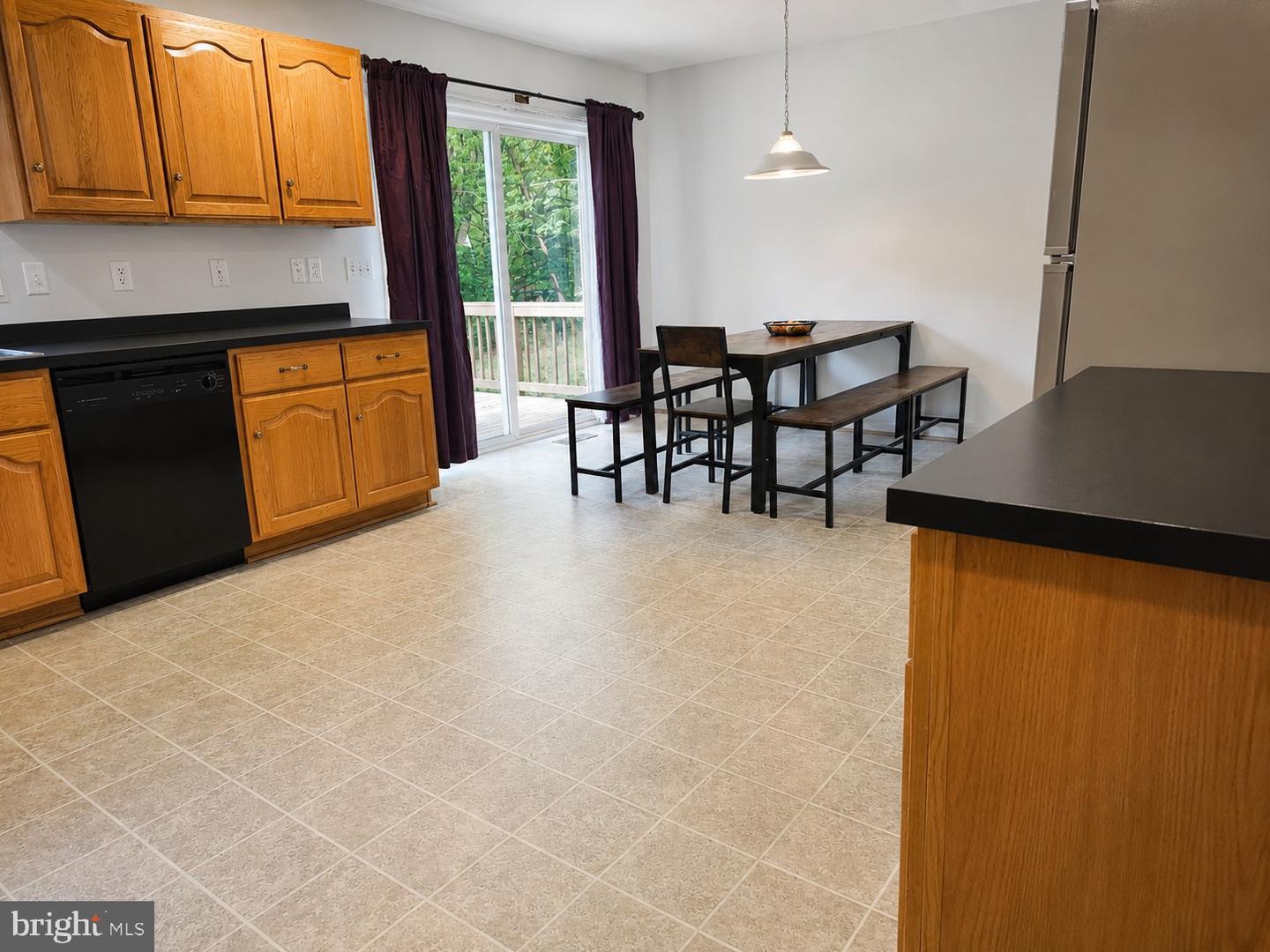 33121 Forest Knoll Dr Property Photo 4
