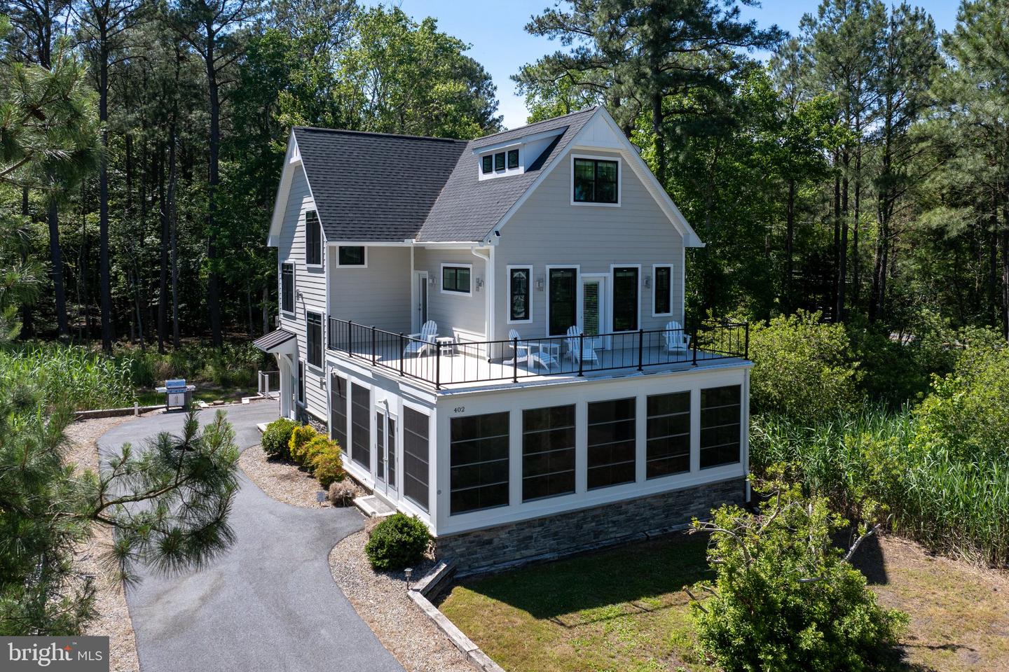 402 Salt Pond Rd Property Photo 1