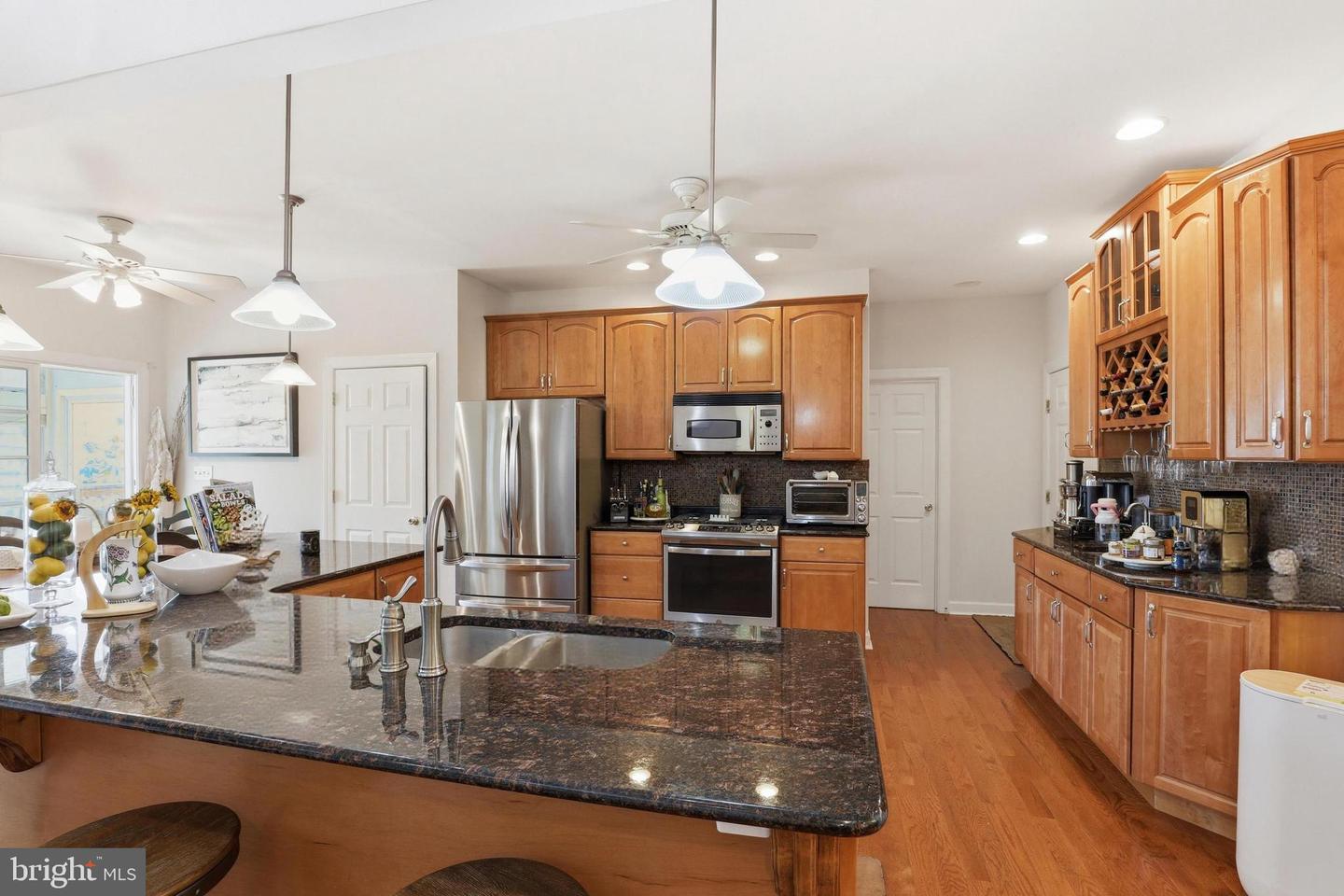 102 London Cir S Property Photo 10