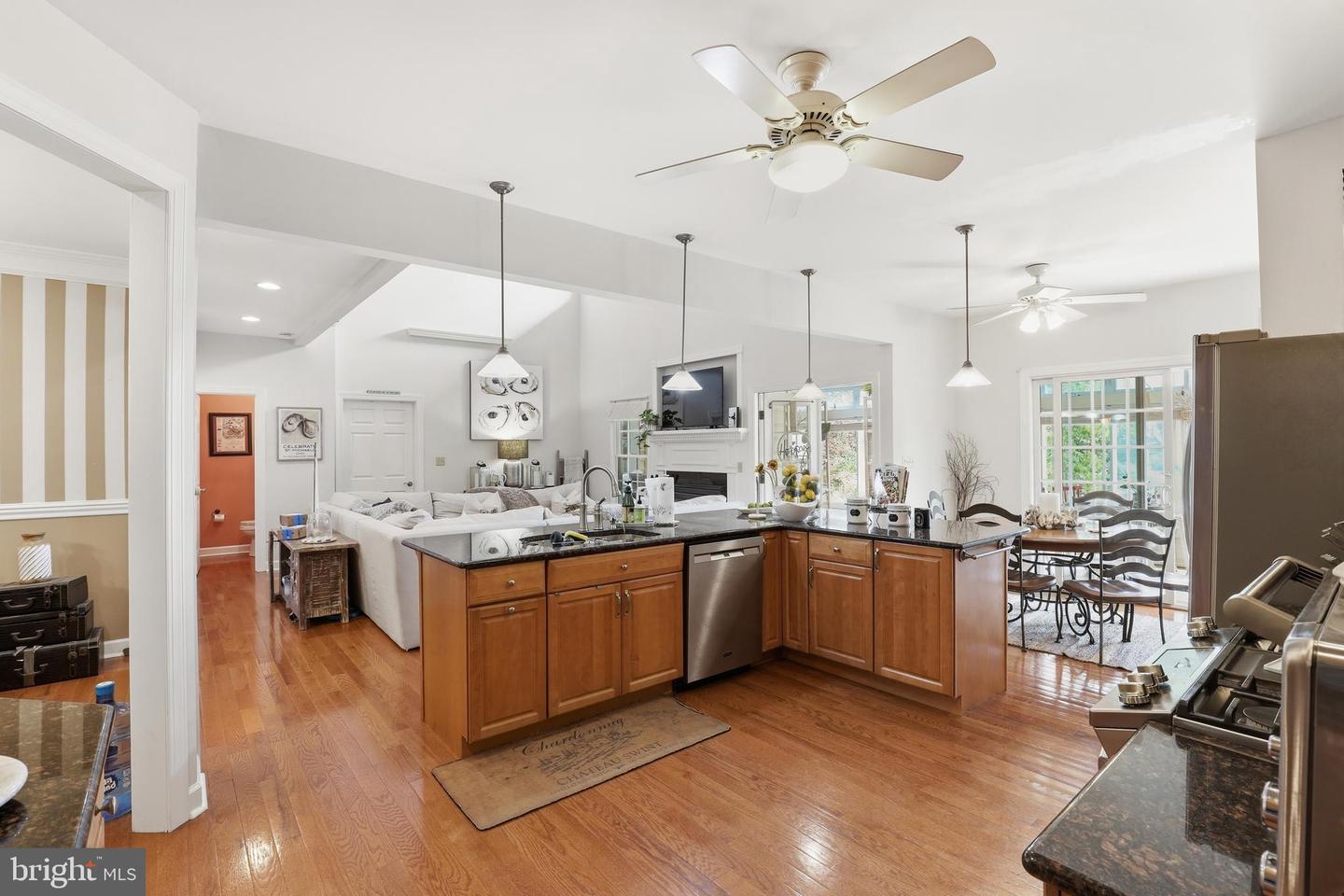 102 London Cir S Property Photo 11