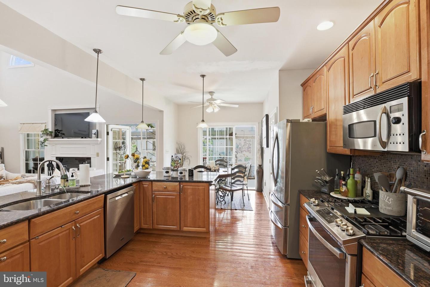 102 London Cir S Property Photo 12