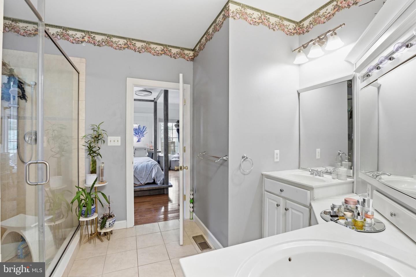 102 London Cir S Property Photo 20